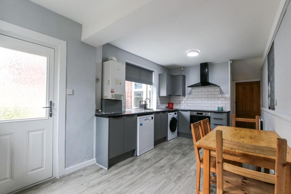 6 bedroom house for rent Ilford Road, Newcastle, NE2 3NX UniHomes