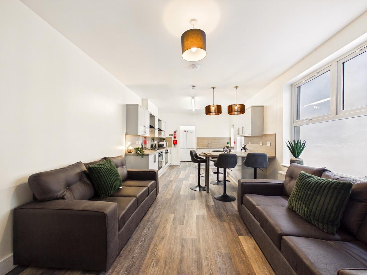 7 bedroom house on Bonville Terrace, Uplands, Swansea
