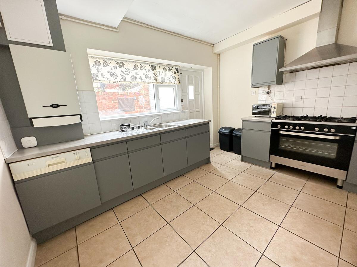 5 bedroom house for rent Chelsea Grove, Newcastle, NE4 5NN UniHomes