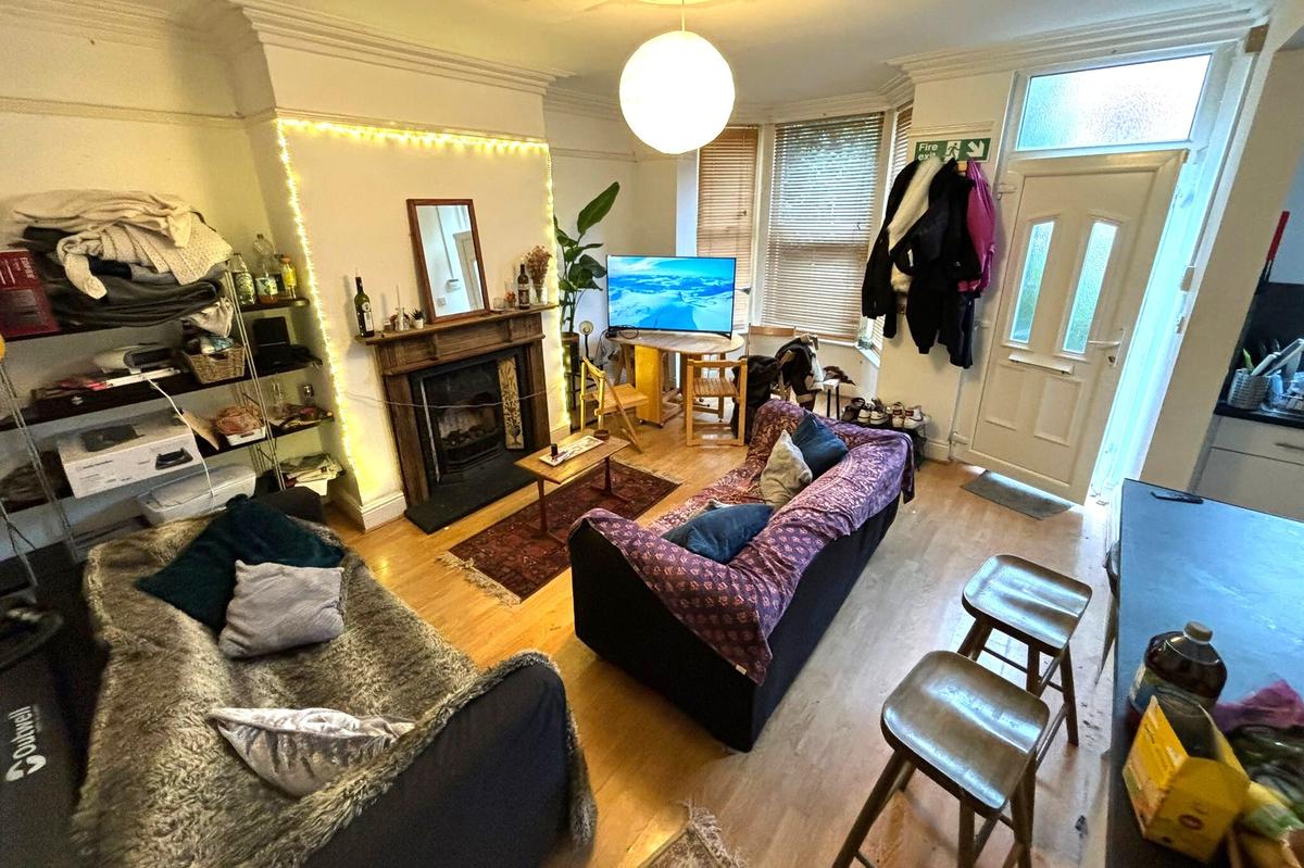 4 bedroom house for rent Royal Park Terrace, Leeds, LS6 1EX UniHomes