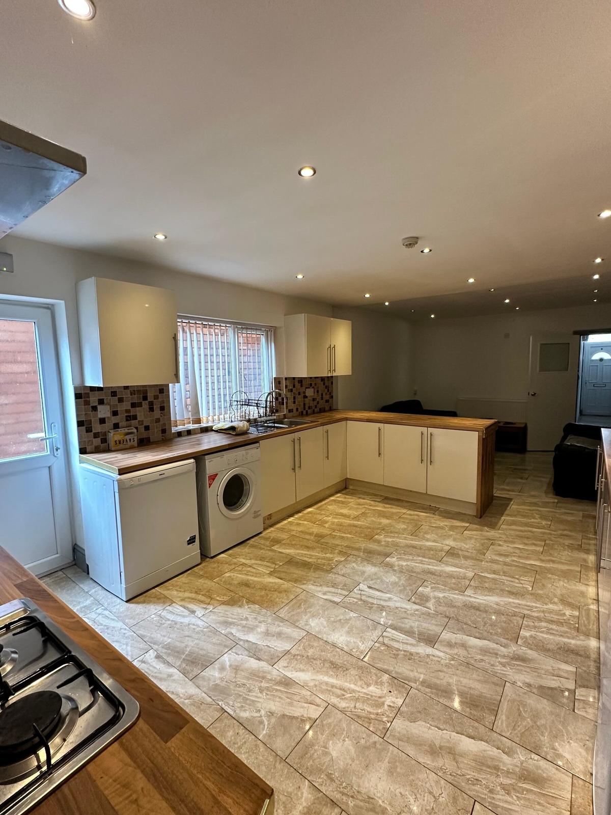 9 bedroom house on Dawlish Road, Selly Oak, Birmingham