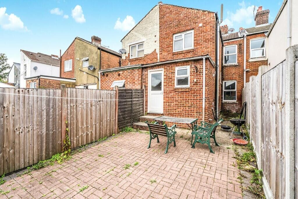 4 bedroom house for rent Milton Road, Southampton, SO15 2HW UniHomes