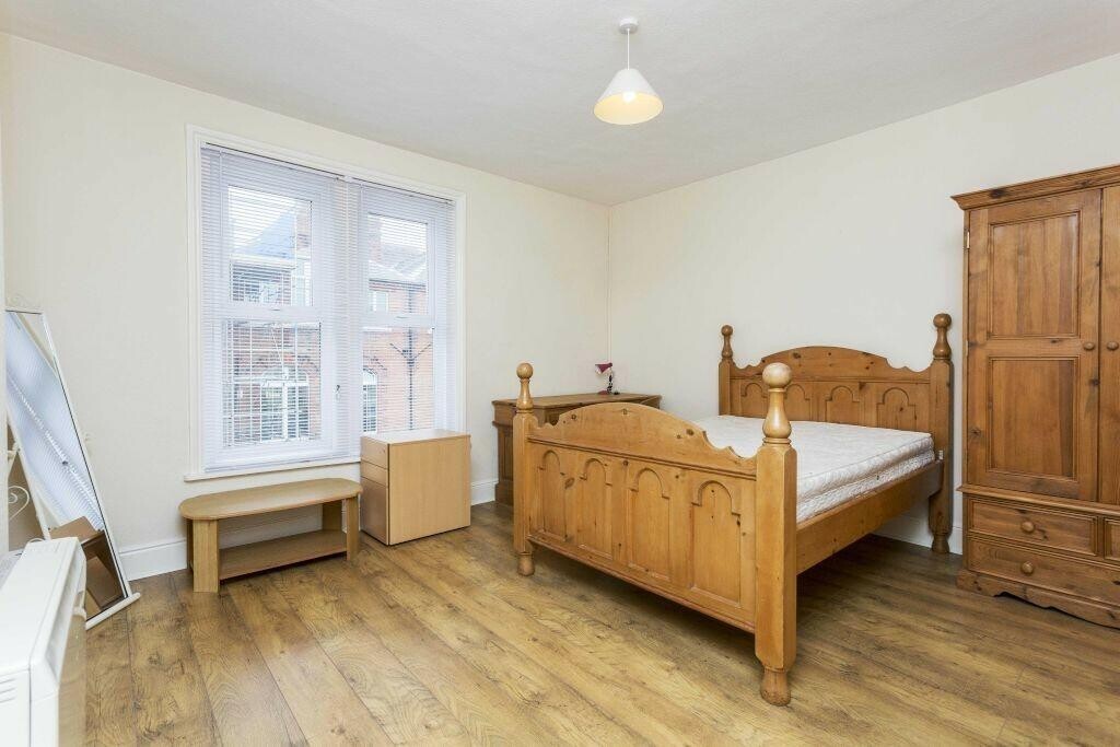 4 bedroom house for rent Francis Avenue, Portsmouth, PO4 0AJ UniHomes