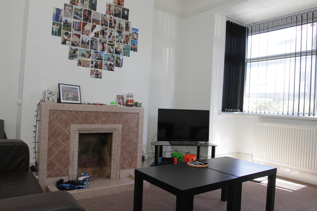 4 bedroom house on Fosse Road South, Westcotes, Leicester
