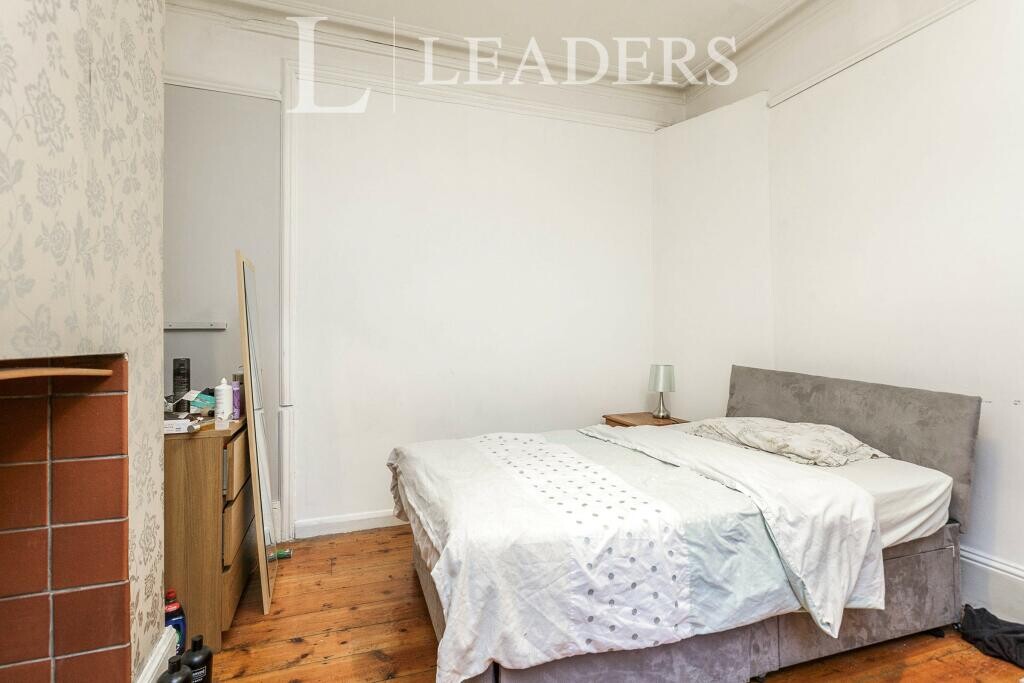 6 bedroom house for rent Chetwynd Road, Portsmouth, PO4 0LZ UniHomes