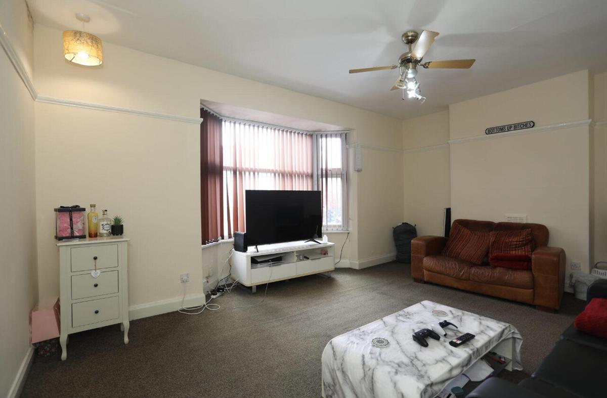 2 bedroom apartment on Fosse Road South, Westcotes, Leicester