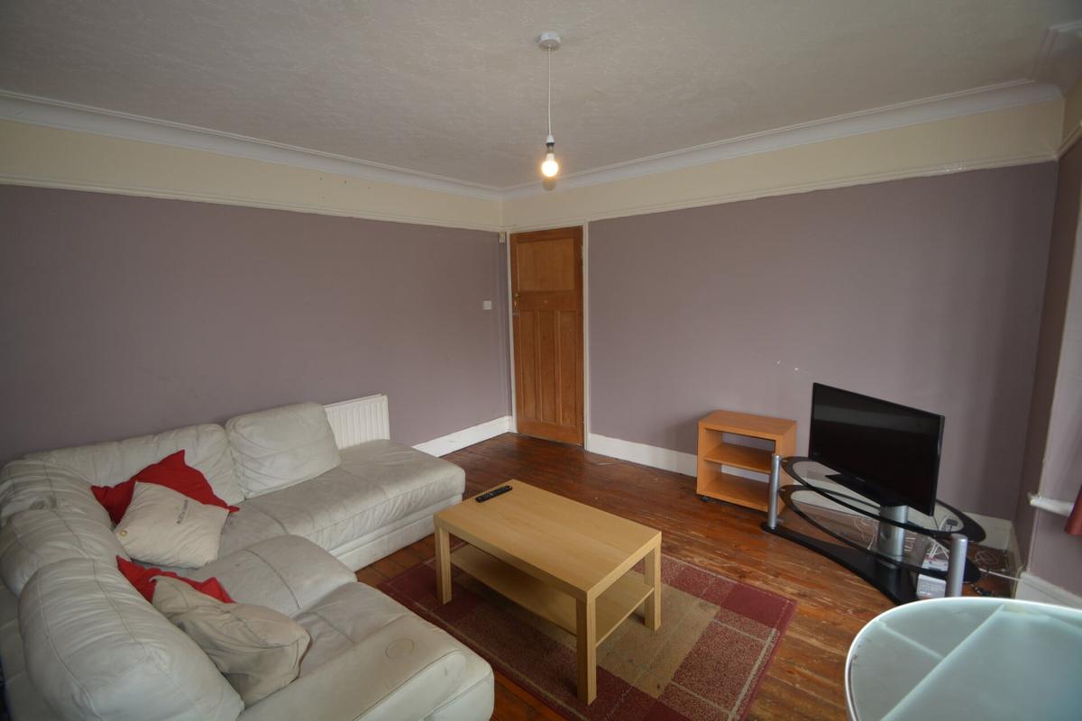 3 bedroom house for rent St. Annes Road, Leeds, LS6 3NY UniHomes