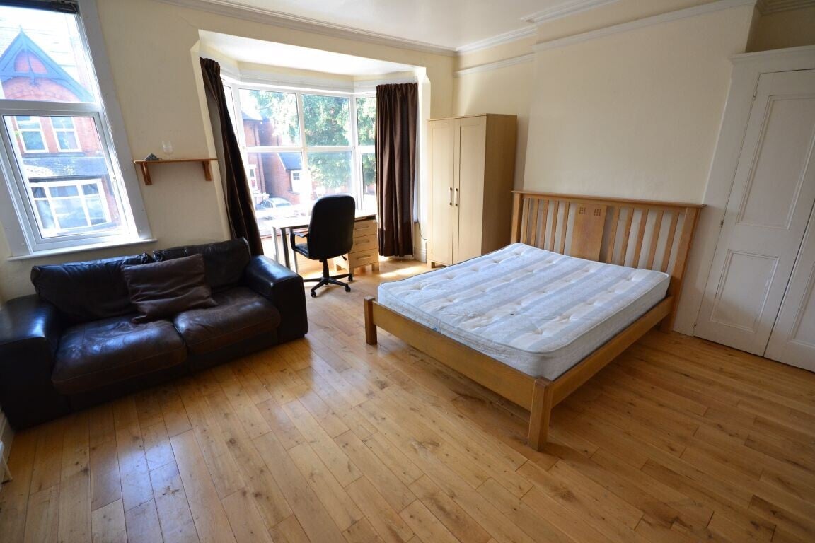 6 bedroom house for rent Westcotes Drive, Leicester, LE3 0QT UniHomes