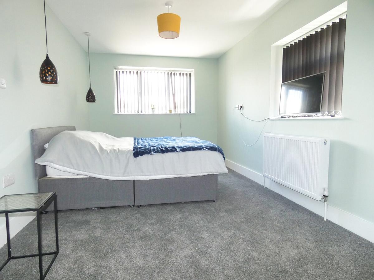 3 bedroom house for rent Birch Terrace, StokeonTrent, ST1 3JN UniHomes