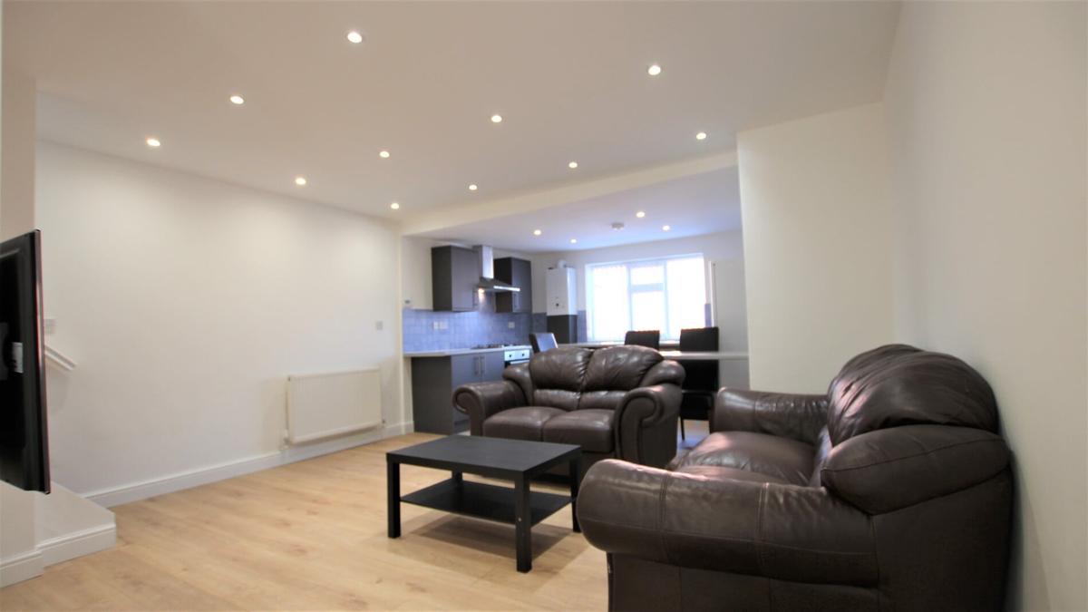 3 bedroom house for rent Heaton Park Road, Newcastle, NE6 5NR UniHomes