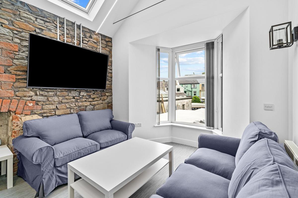 7 bedroom house for rent St. James Crescent, Swansea, SA1 6DR UniHomes