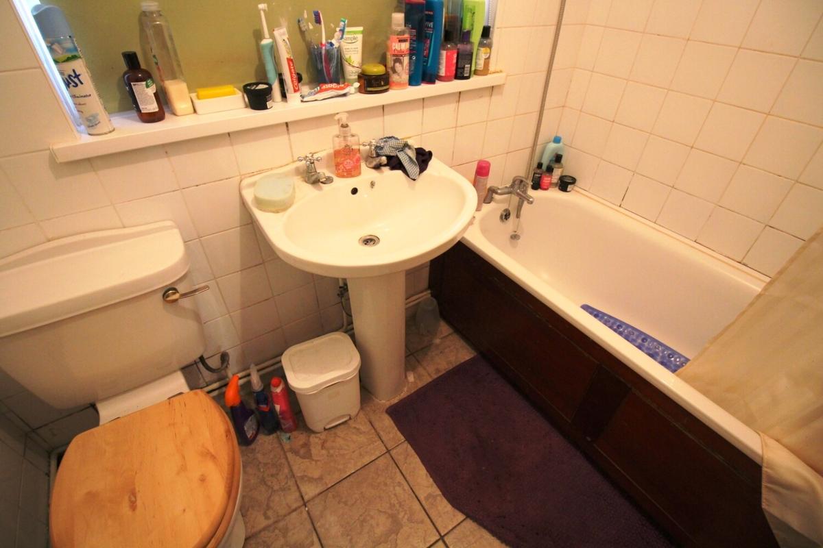 3 bedroom house for rent Treharris Street, Cardiff, CF24 3HP UniHomes