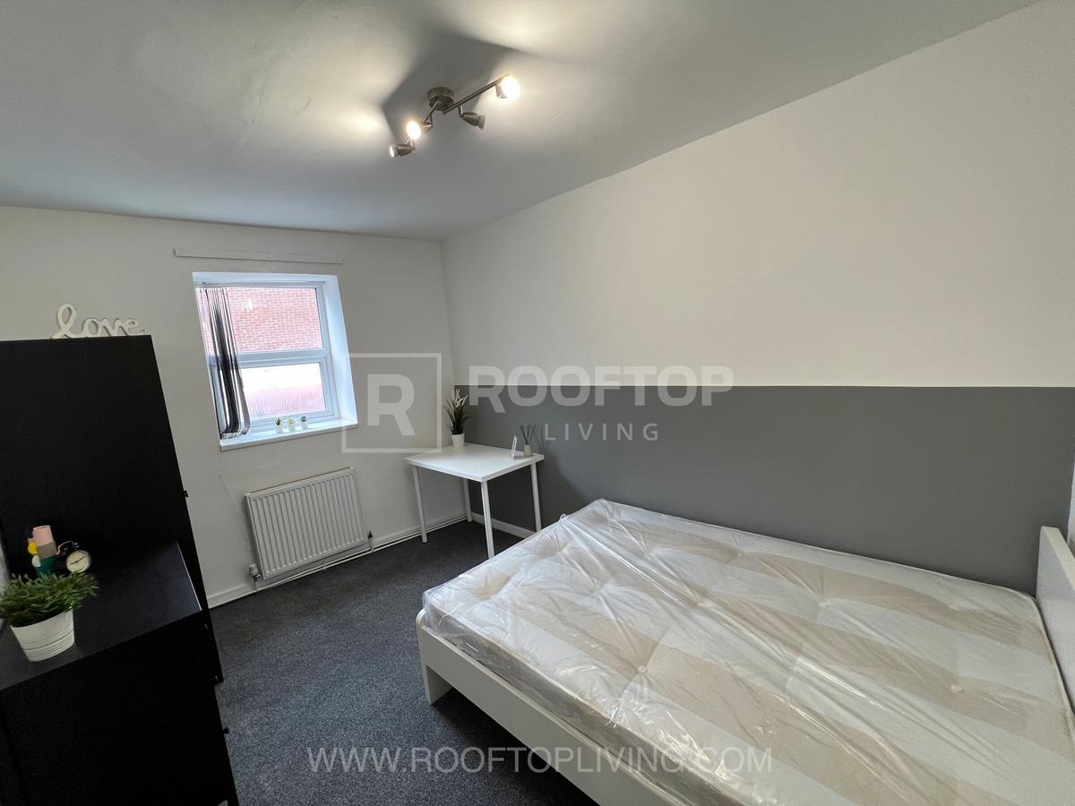 4 bedroom apartment for rent Woodhouse Lane, Leeds, LS2 9DX UniHomes
