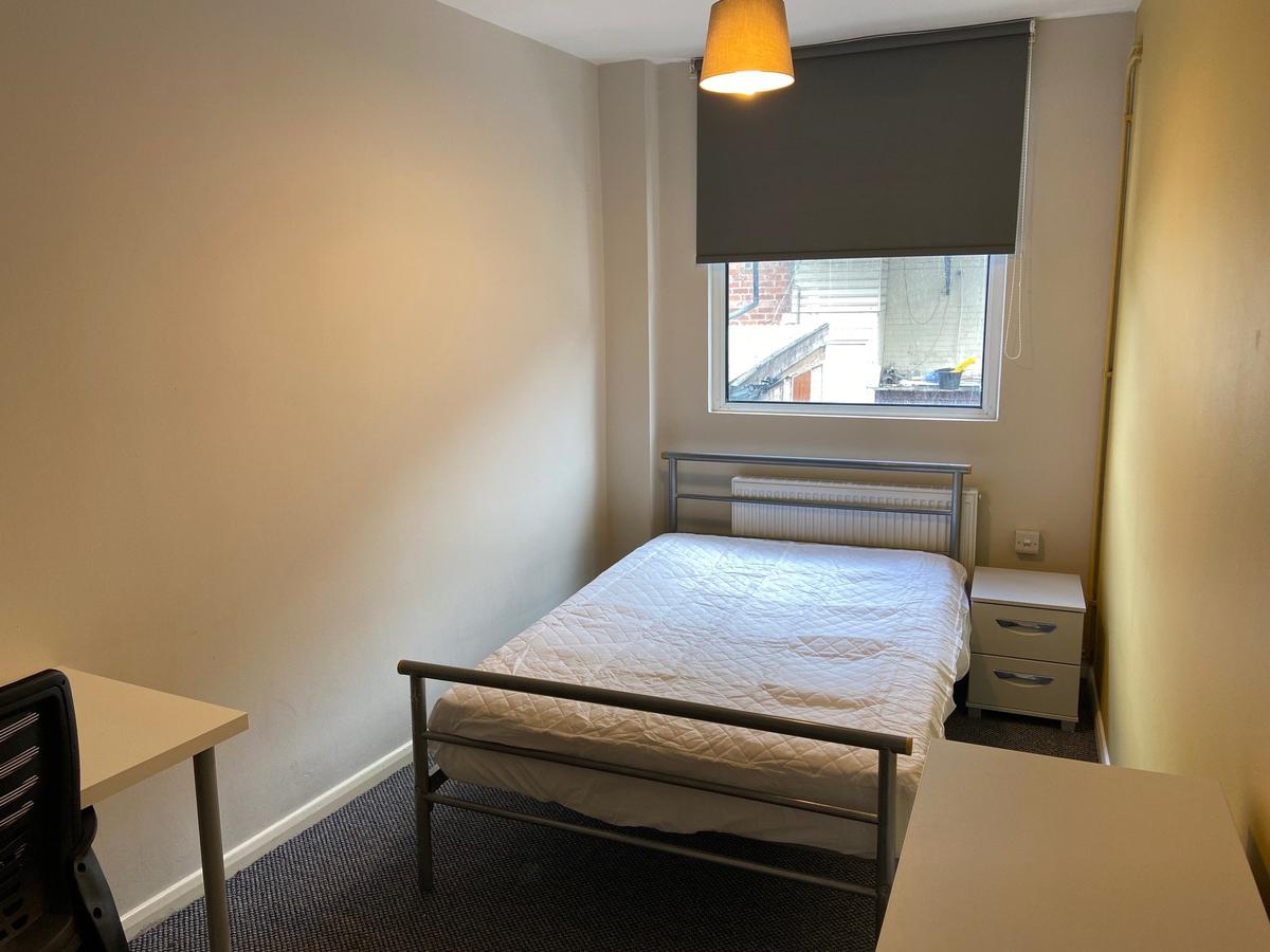 4 bedroom house for rent Crookesmoor Road, Sheffield, S6 3FQ UniHomes