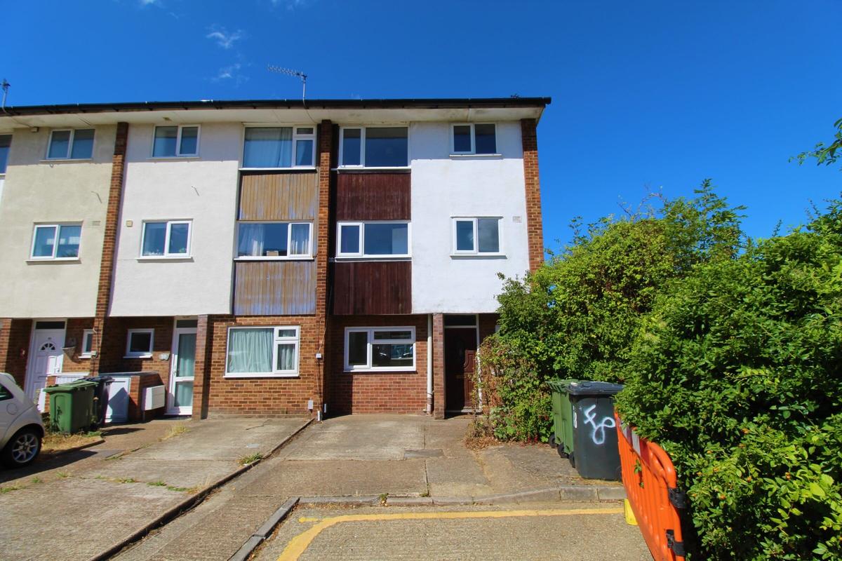 5 bedroom house for rent Guildford Park Avenue, Surrey, GU2 7NL UniHomes