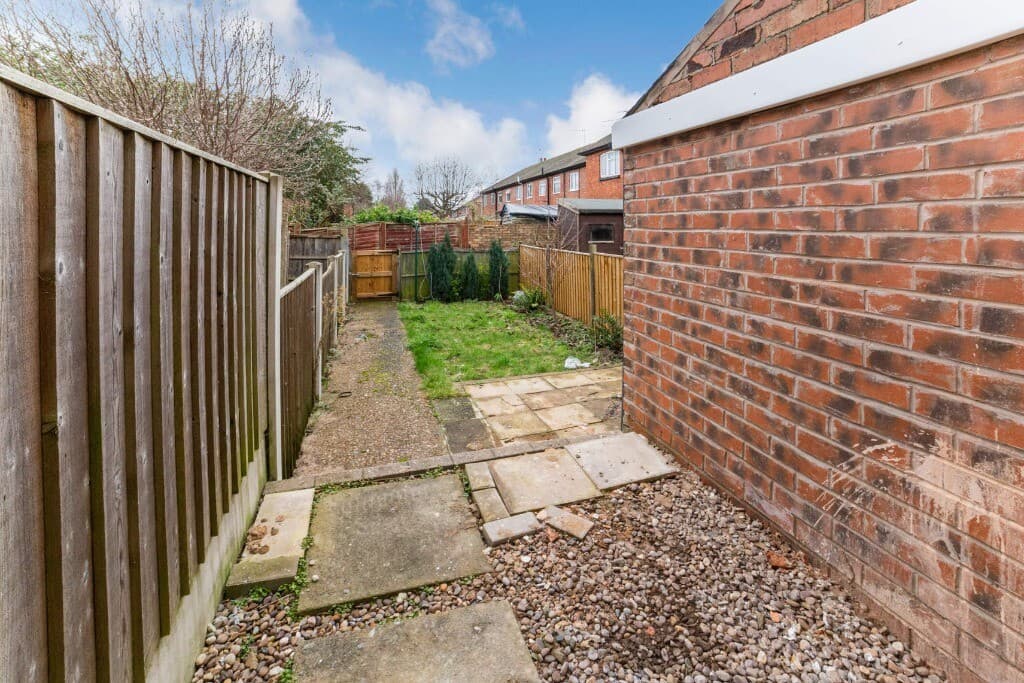 3 bedroom house for rent Victory Road Beeston, Nottingham, NG9 1LH UniHomes