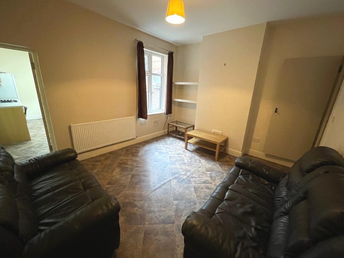 3 bedroom house for rent Tudor Road, Leicester, LE3 5JF UniHomes