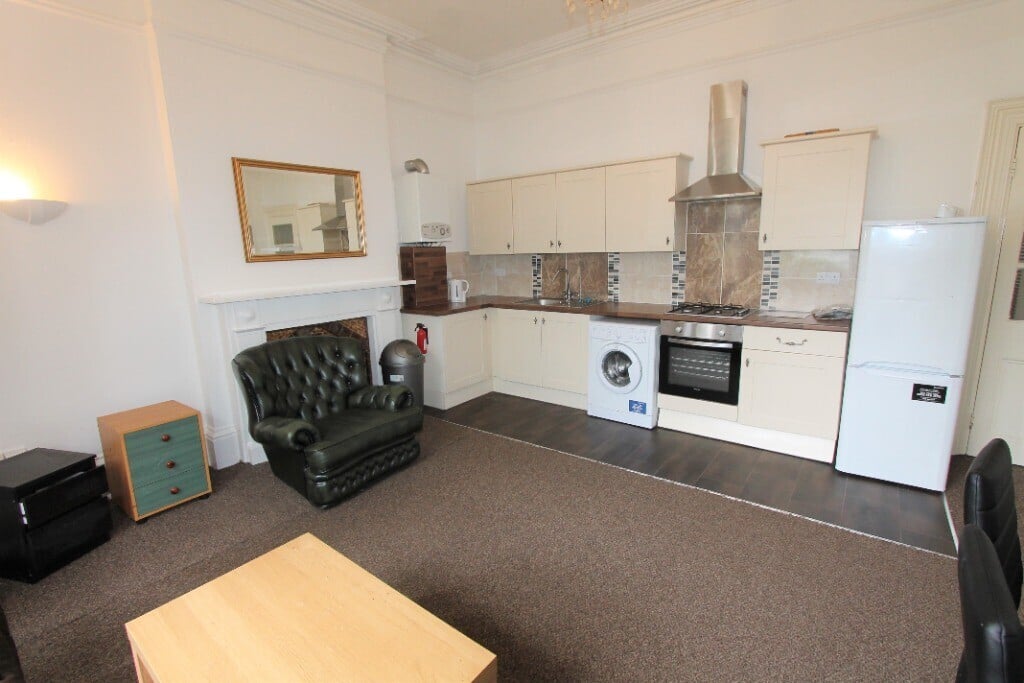 2 bedroom apartment for rent Russell Terrace, Leamington Spa, CV31 1HE