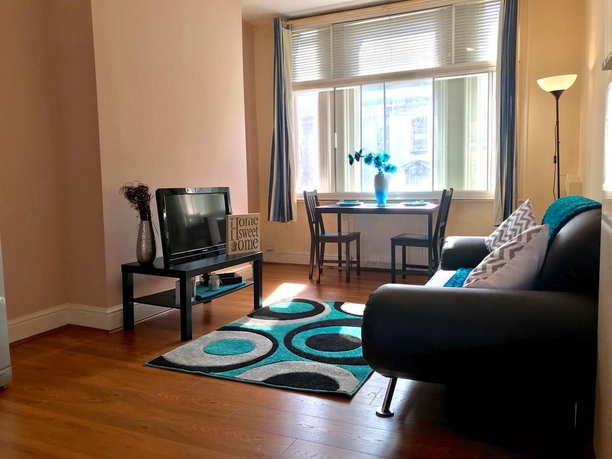 2 bedroom apartment for rent Woodhouse Lane, Leeds, LS2 9HB UniHomes