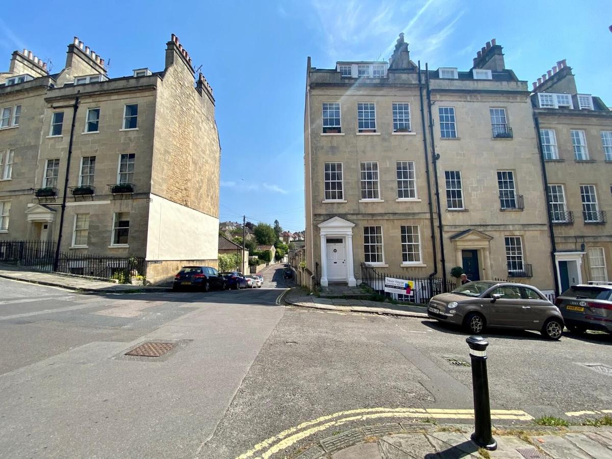 3 bedroom apartment for rent Park Street, Bath, BA1 2TD UniHomes