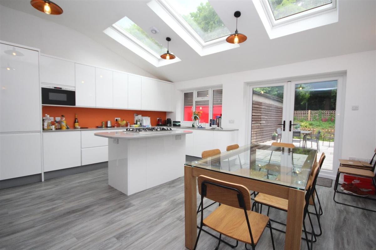 4 bedroom house for rent Beech Grove, Surrey, GU2 7XA UniHomes