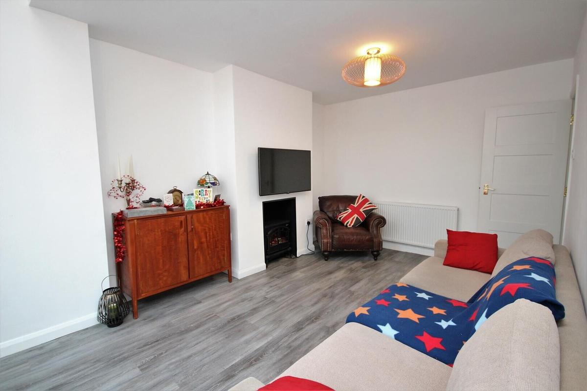 4 bedroom house for rent Beech Grove, Surrey, GU2 7XA UniHomes