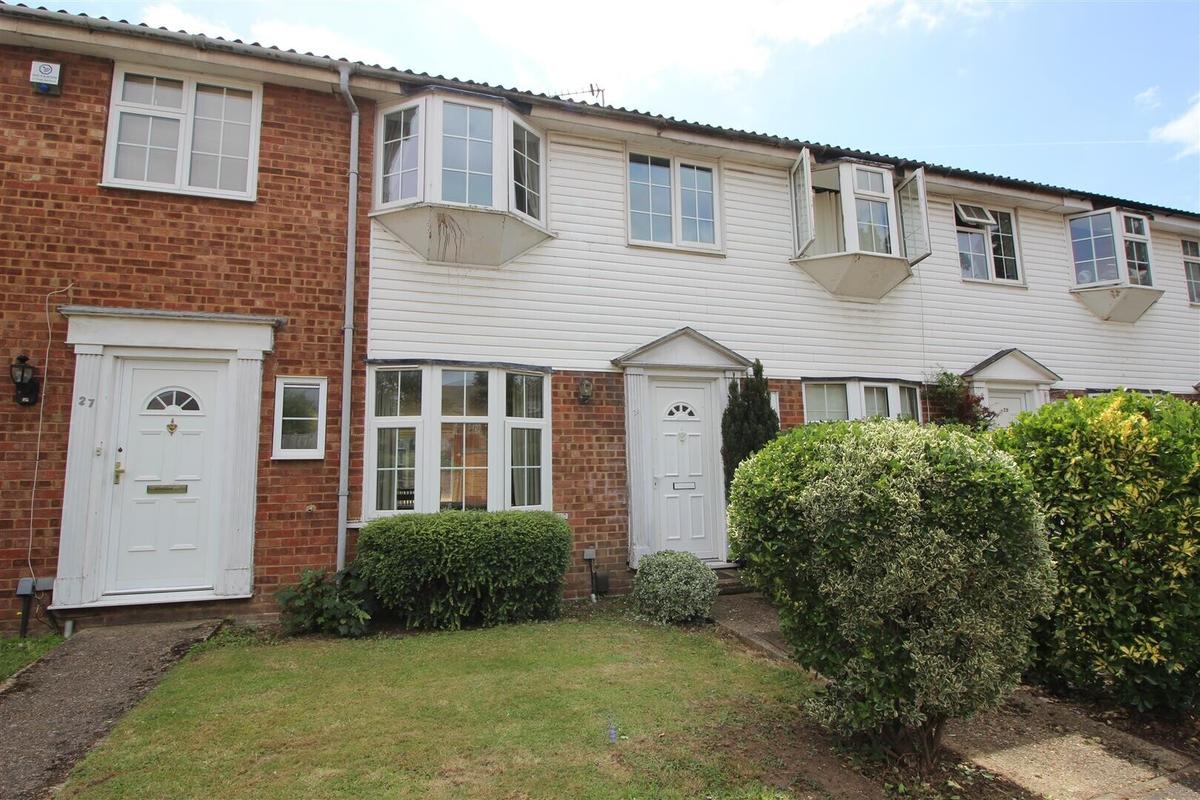 3 bedroom house for rent Belgrave Mews, London, UB8 3AG UniHomes