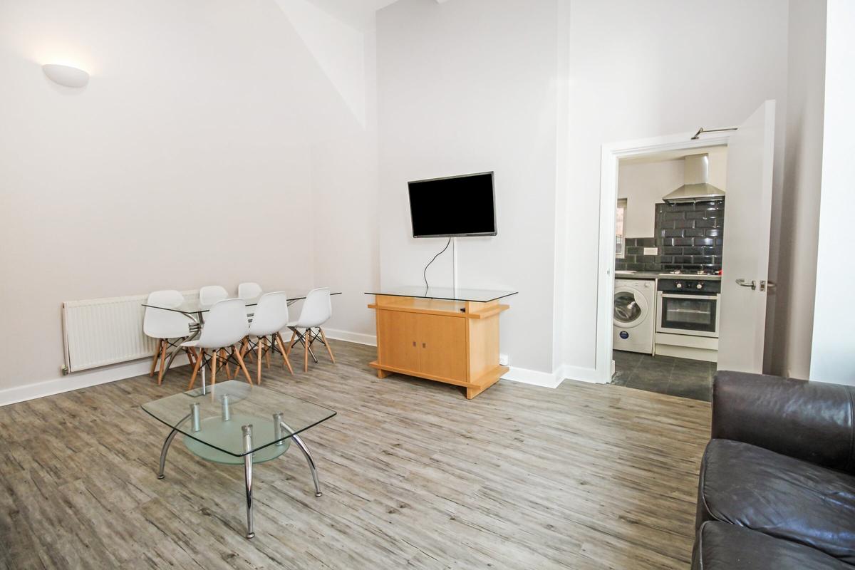 6 bedroom apartment for rent Clarendon Road, Leeds, LS2 9PJ UniHomes