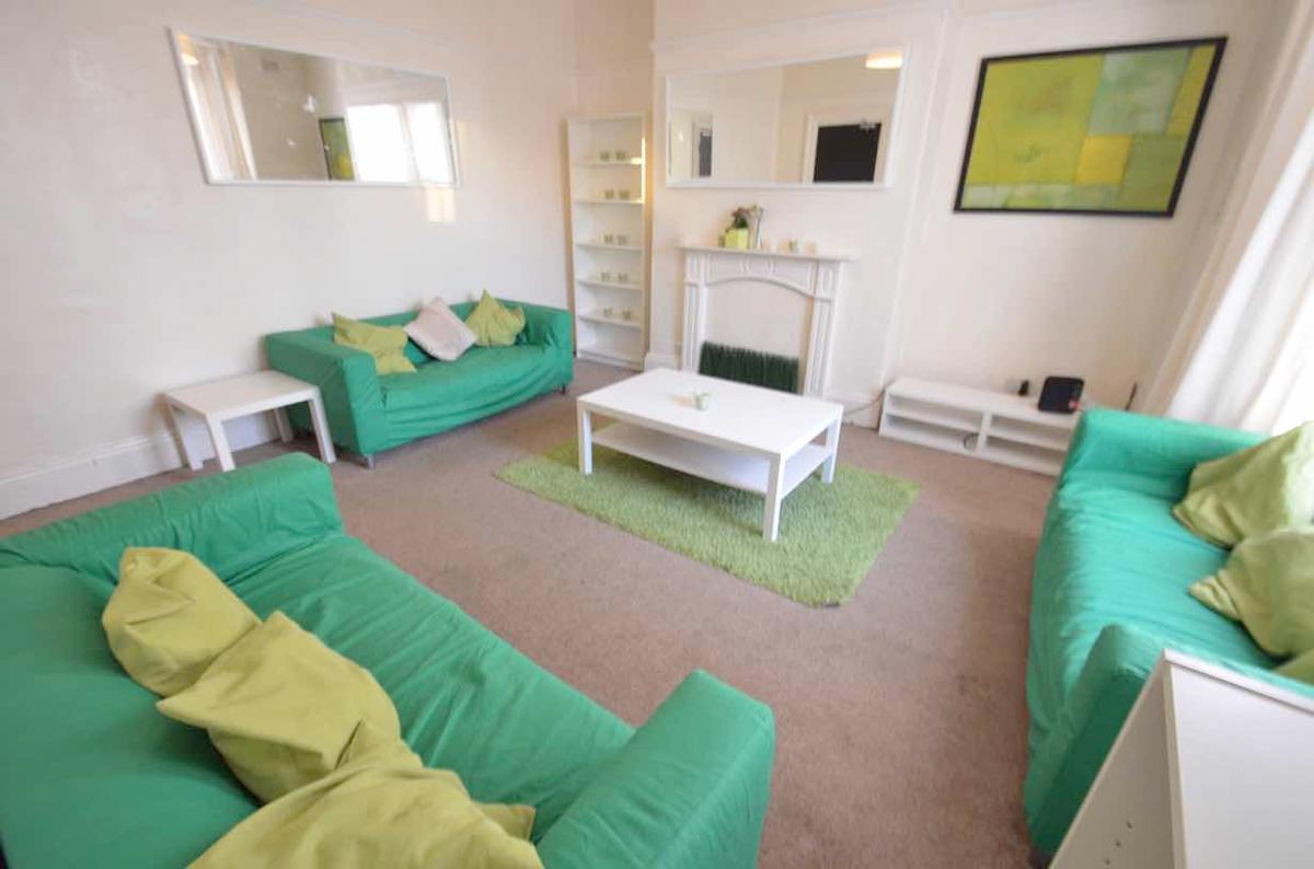 8 bedroom house for rent Consort Terrace, Leeds, LS3 1ET UniHomes