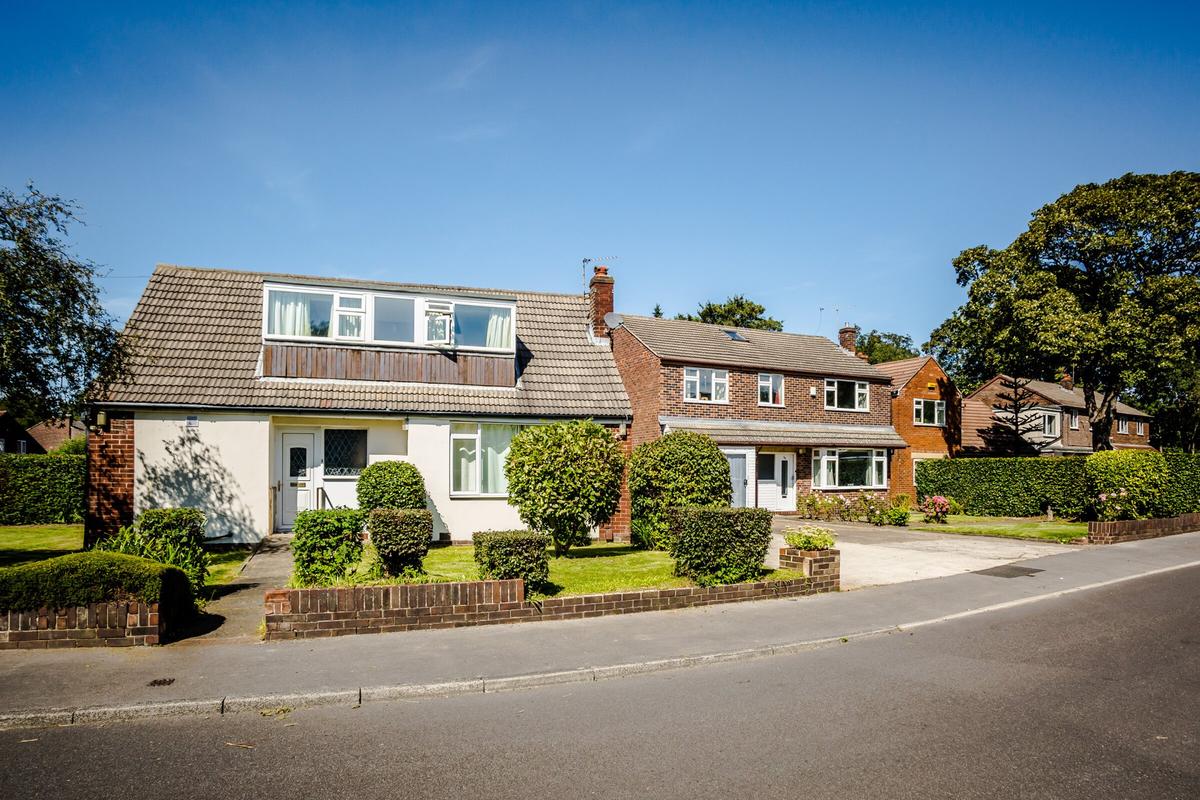 4 bedroom house for rent Springwood Hall Gardens, Huddersfield, HD1 4HA UniHomes