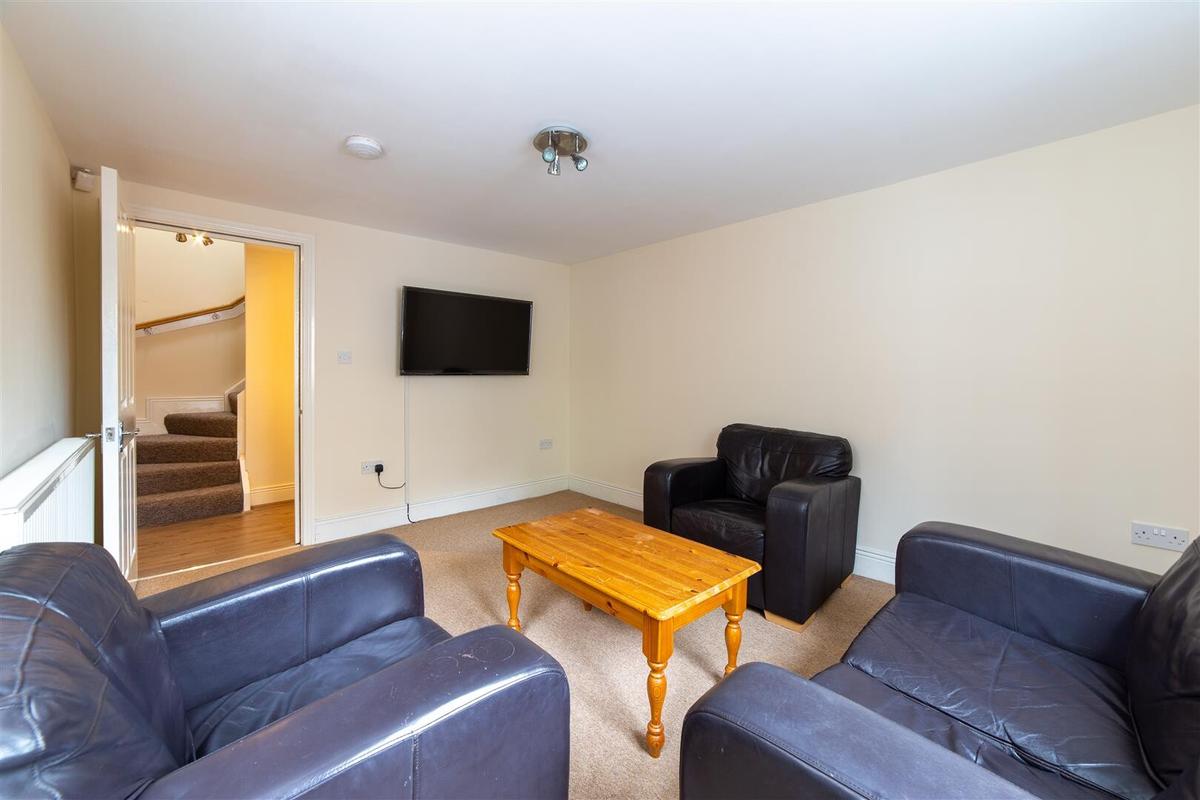 3 bedroom house for rent Heaton Place, Newcastle, NE6 1XF UniHomes