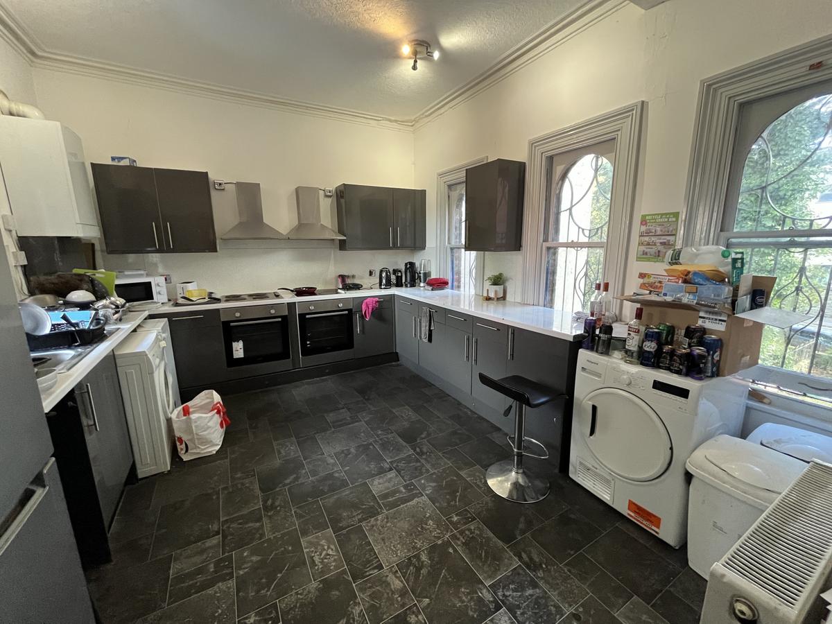 11 bedroom house for rent St. Johns Terrace, Leeds, LS3 1DY UniHomes