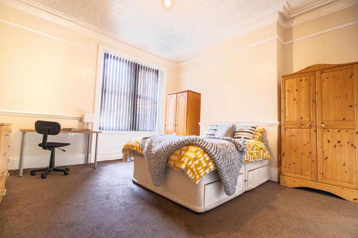 7 bedroom house for rent Brighton Grove Newcastle, NE4 5NT UniHomes