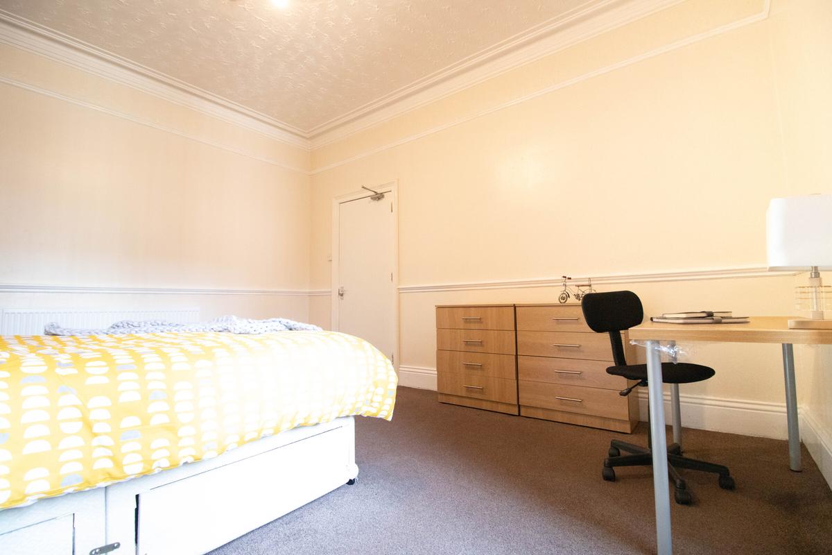 7 bedroom house for rent Brighton Grove Newcastle, NE4 5NT UniHomes