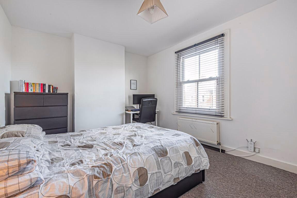 4 bedroom house for rent Manor Road, Surrey, GU2 9NR UniHomes