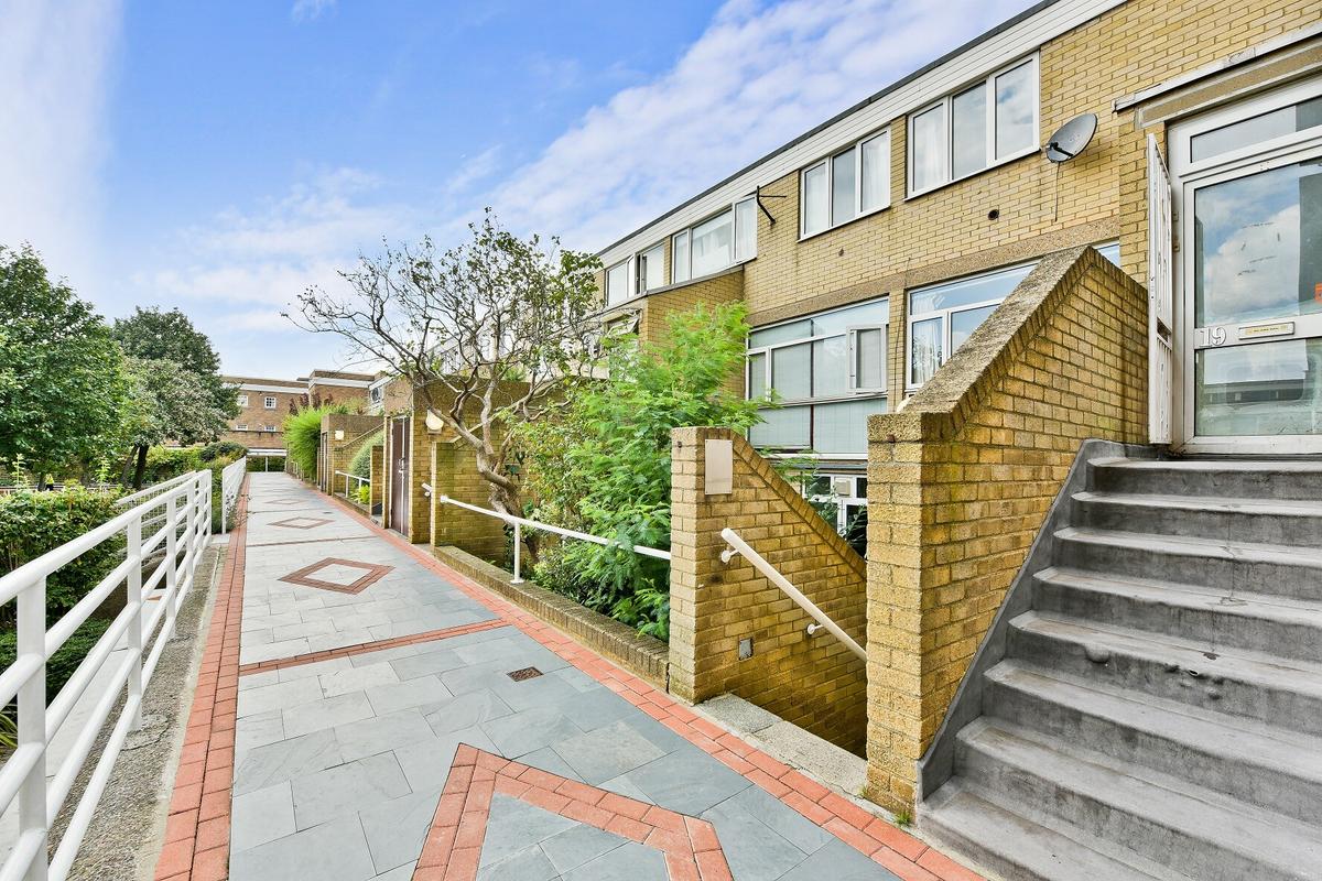 4 bedroom apartment for rent Whitebeam Close, London, SW9 0EG UniHomes