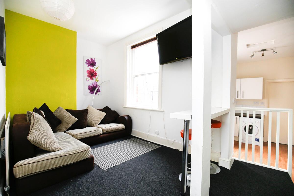 4 bedroom house for rent Heaton Park Road, Newcastle, NE6 5AP UniHomes