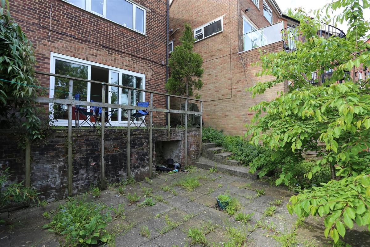 4 bedroom house for rent Inwood Crescent, Brighton, BN1 5AQ UniHomes