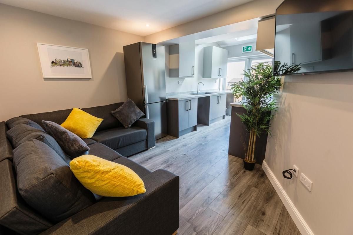 6 bedroom house for rent Bolsover Street, Sheffield, S3 7NA UniHomes