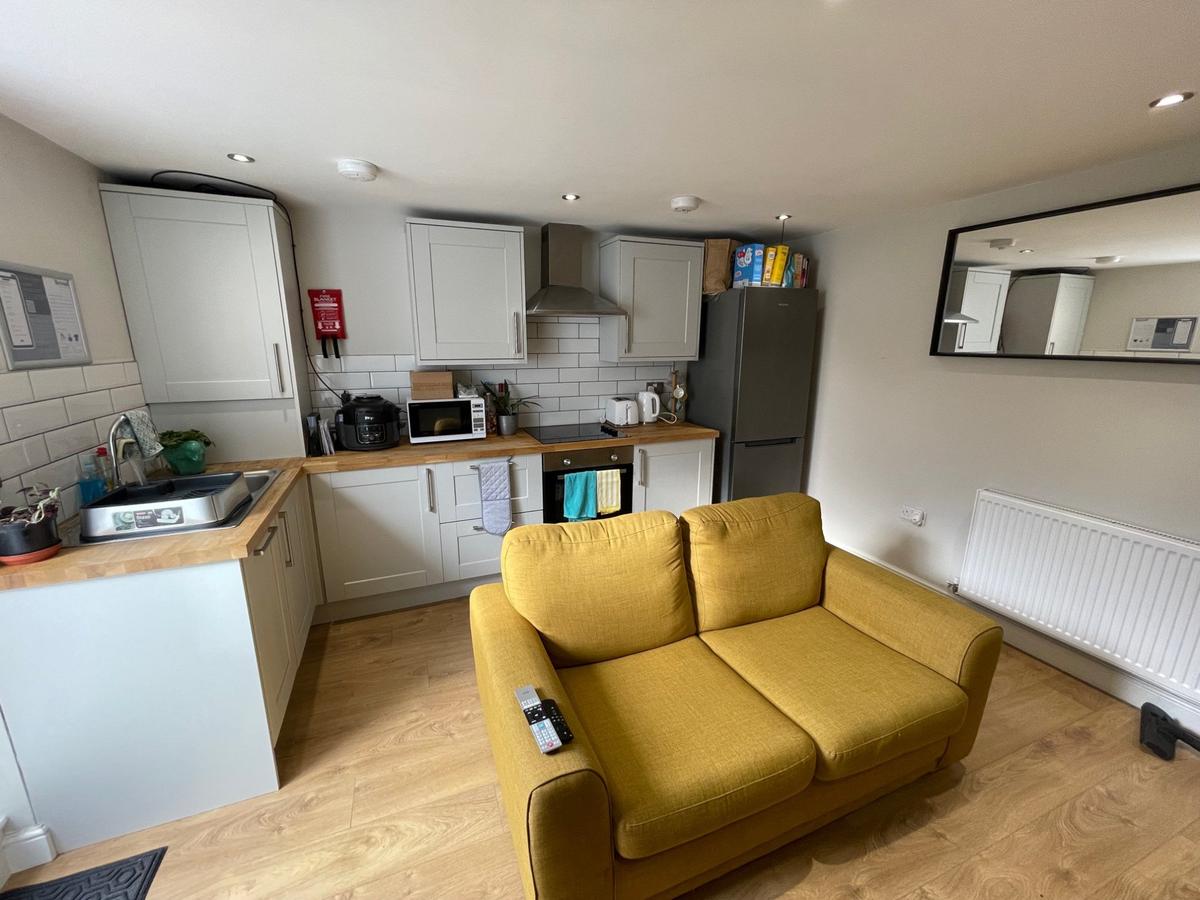 2 bedroom apartment for rent Burley Road, Leeds, LS3 1JP UniHomes