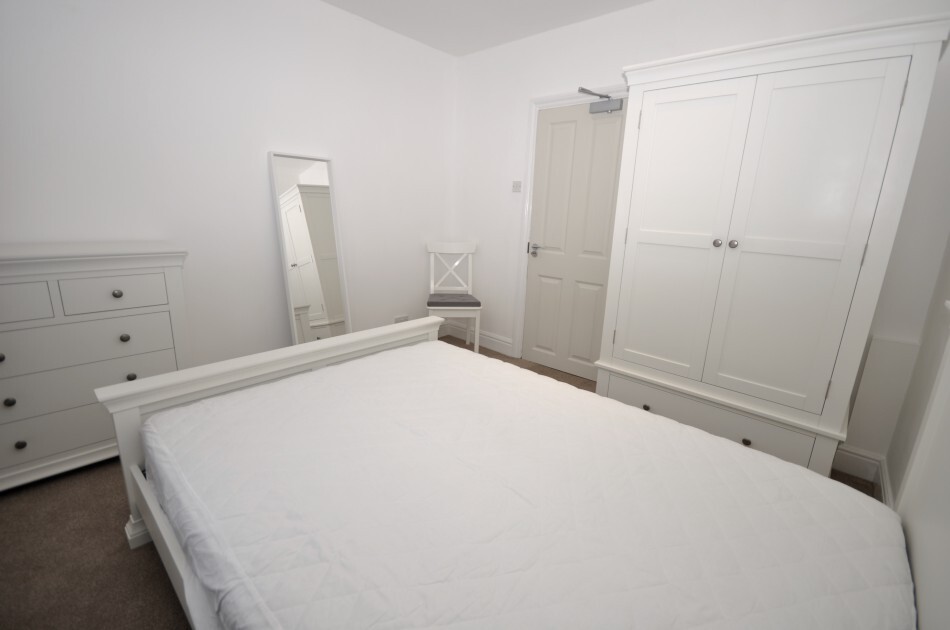 4 bedroom house for rent Chiltern View Road, London, UB8 2PE UniHomes