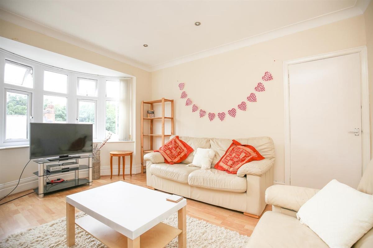 3 bedroom apartment for rent Shaftesbury Grove, Newcastle, NE6 5JB