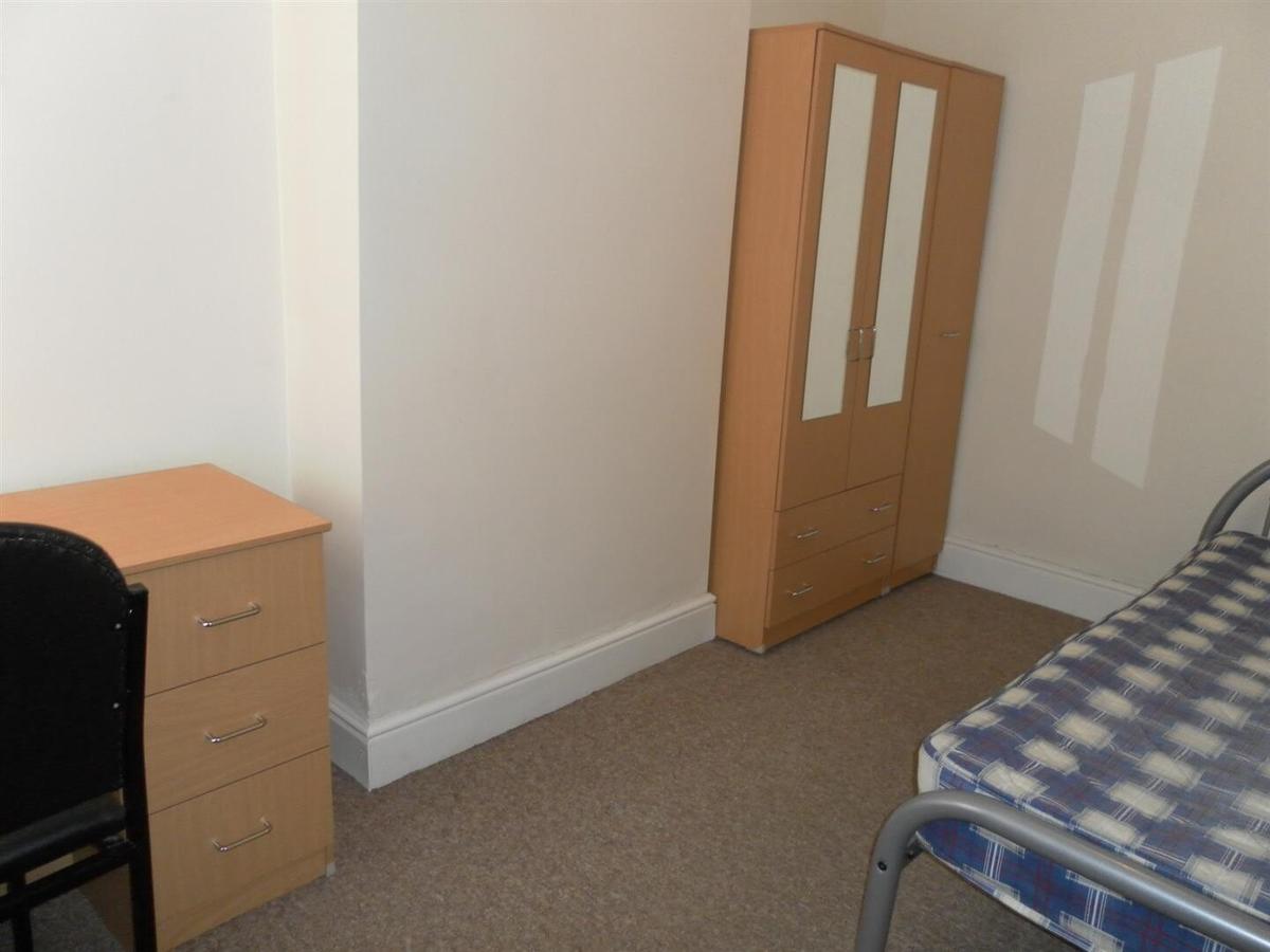 4 bedroom house for rent St Edwards Road, Birmingham, B29 7DJ UniHomes