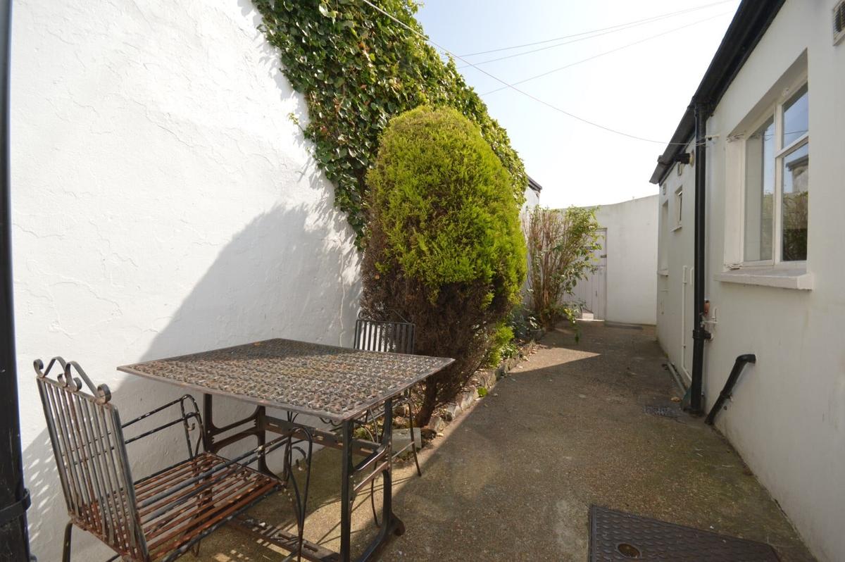 6 bedroom house for rent Egremont Place, Brighton, BN2 0GB UniHomes