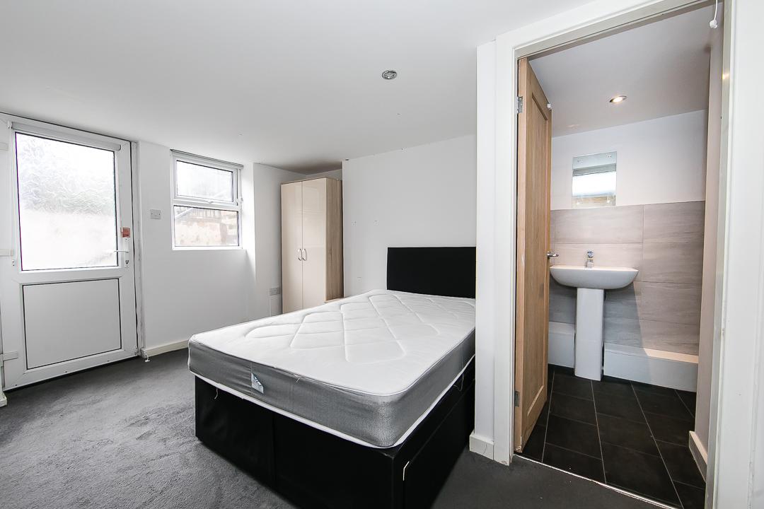 6 bedroom house for rent Headingley Mount, Leeds, LS6 3EL UniHomes