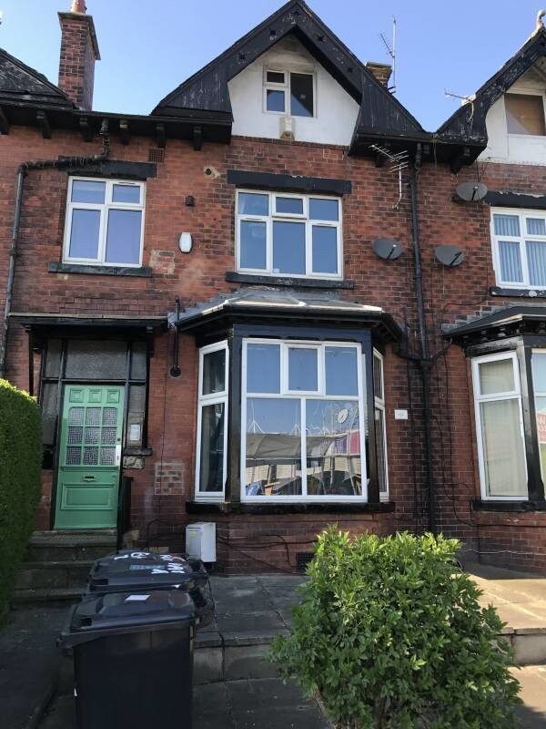 2 bedroom apartment for rent 195 Kirkstall Lane, Leeds, LS6 3EJ UniHomes