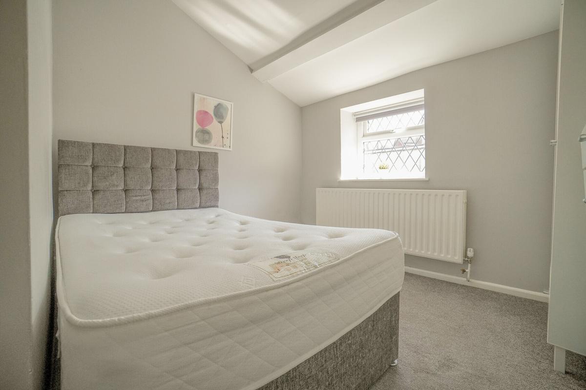 1 bedroom house for rent Oakwood Lane, Leeds, LS8 3DD UniHomes