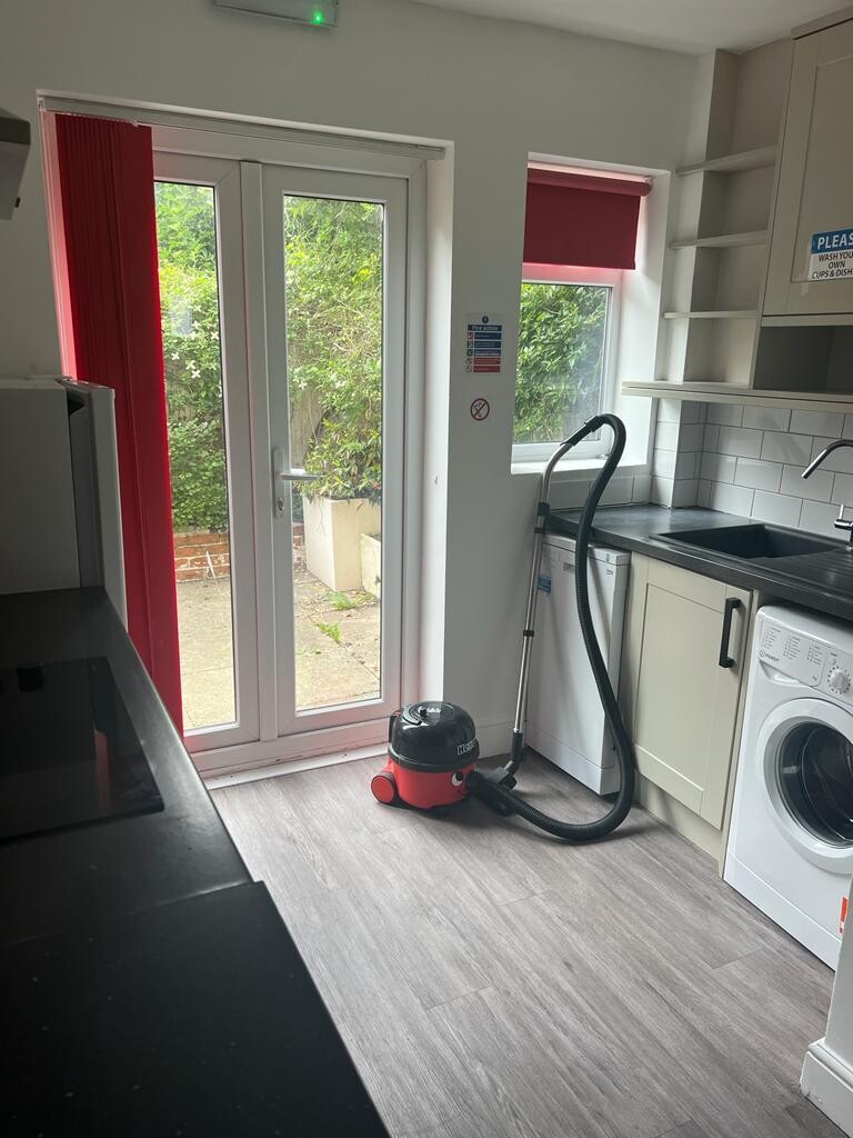 6 bedroom house for rent Rugby Place, Brighton, BN2 5JB UniHomes