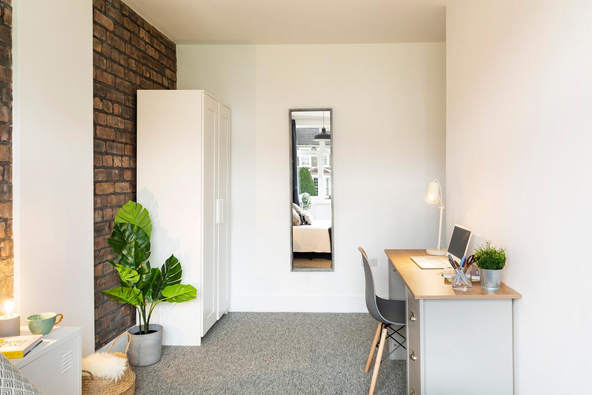 6 bedroom house for rent Charlton Road, Bristol, BS15 1LZ UniHomes