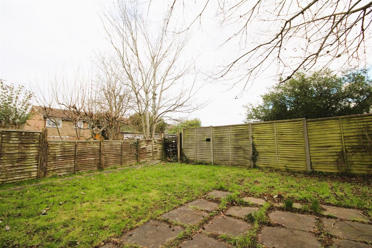 4 bedroom house for rent Guildford Park Avenue Surrey, GU2 7NH UniHomes